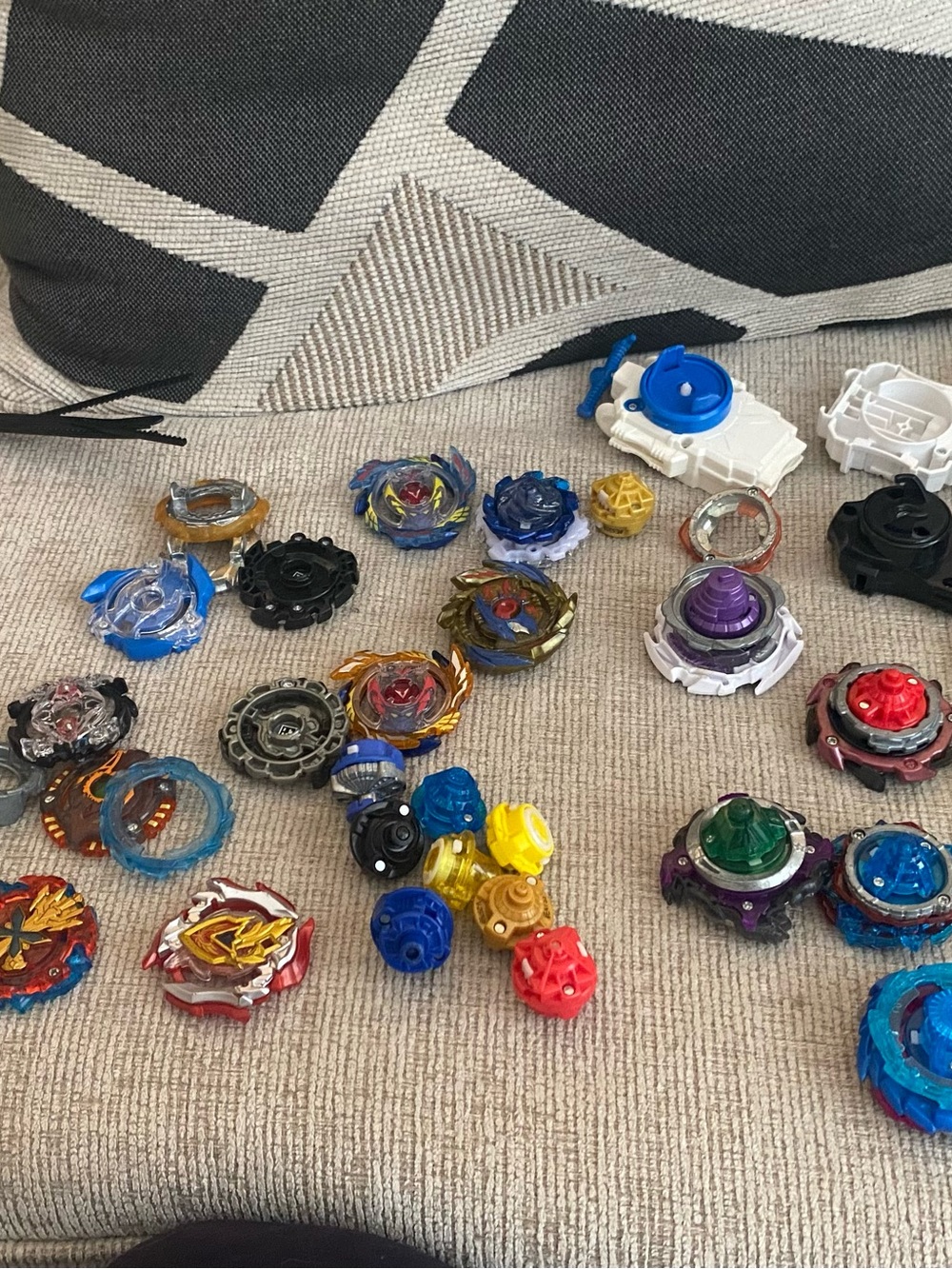 Beyblade Burst Toy Pack - Mixed Colors